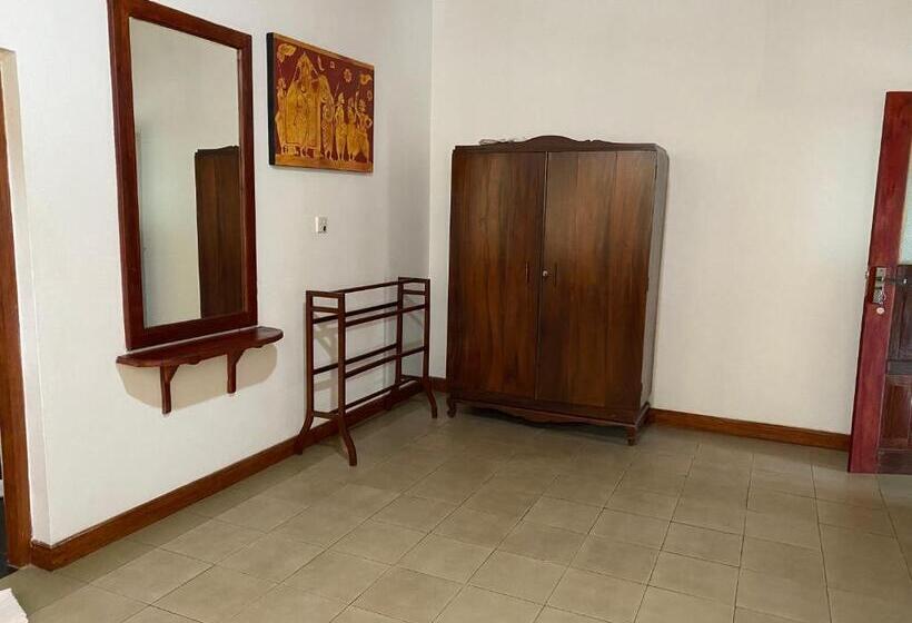 Пансион Pearl House