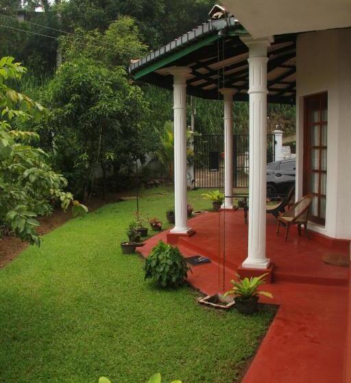 Пансион Pearl House