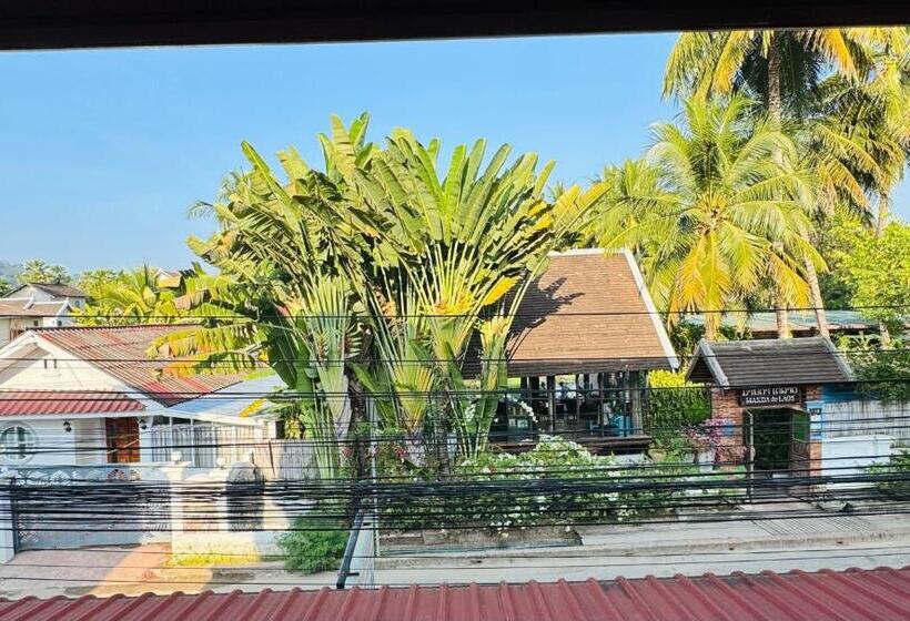 Pension Singharat Guesthouse