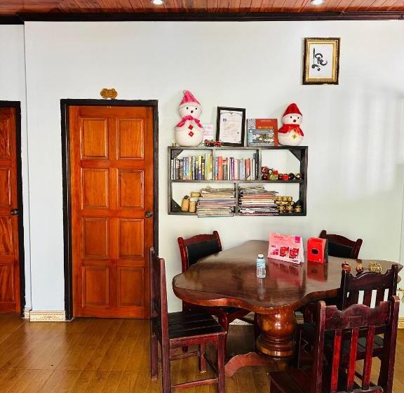 Pension Singharat Guesthouse