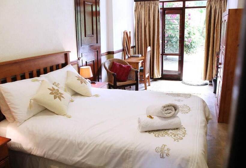 פנסיון The Palms Guesthouse