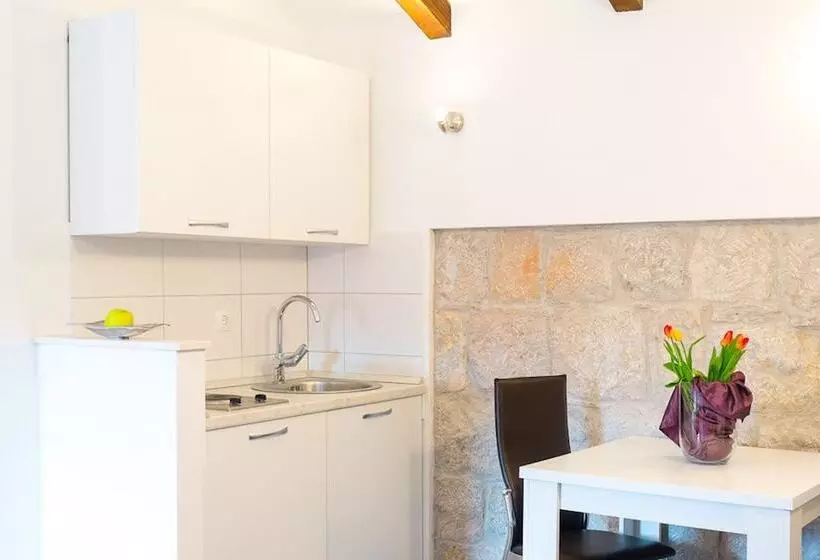 Split Allure Apartments
