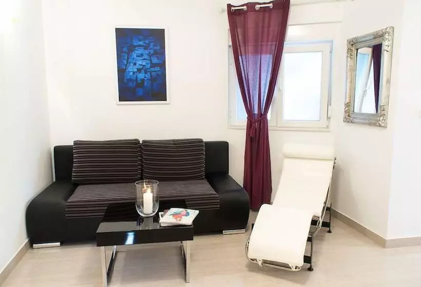 Split Allure Apartments