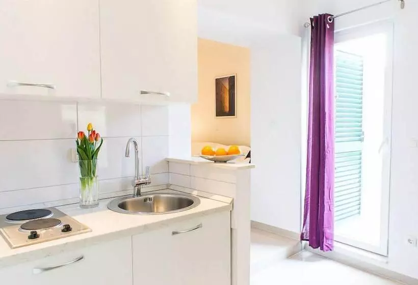 Split Allure Apartments