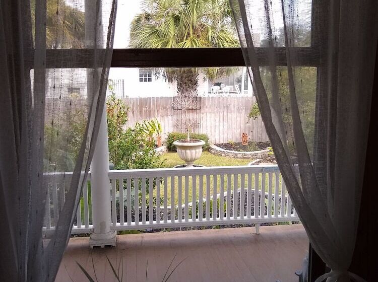 Surf Song Bed & Breakfast