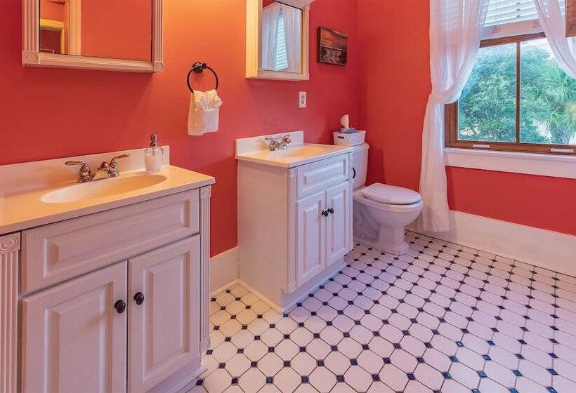 Surf Song Bed & Breakfast