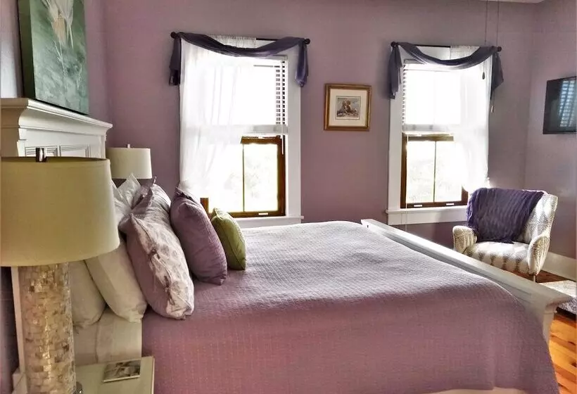 Surf Song Bed & Breakfast