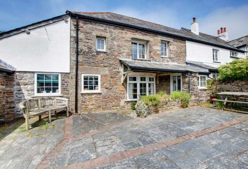 West Bowithick Cottages