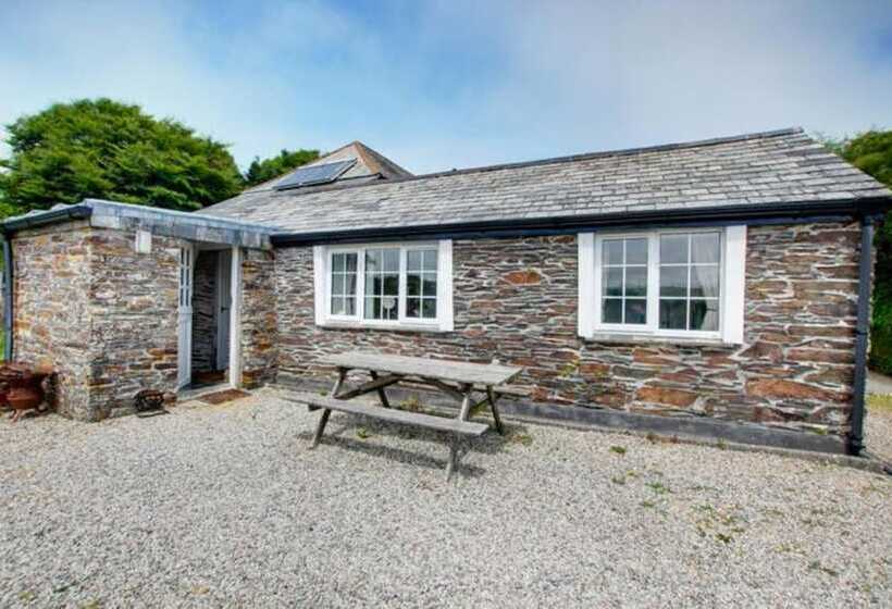 West Bowithick Cottages