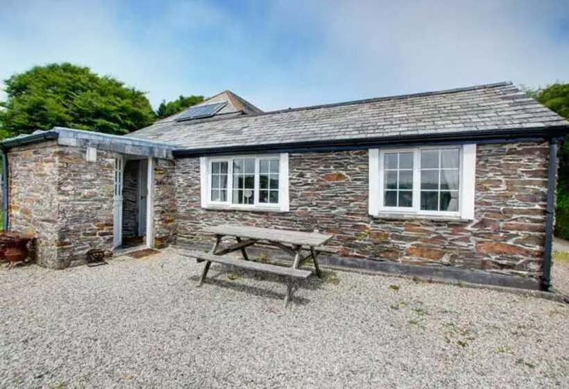 West Bowithick Cottages