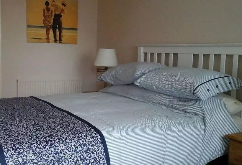 Bed and Breakfast A35 Pitstop