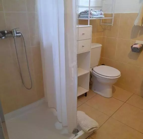 ベッドアンドブレックファースト Chambres D Hôtes Chez Cécile à Lagnes
