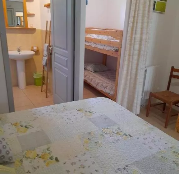 ベッドアンドブレックファースト Chambres D Hôtes Chez Cécile à Lagnes
