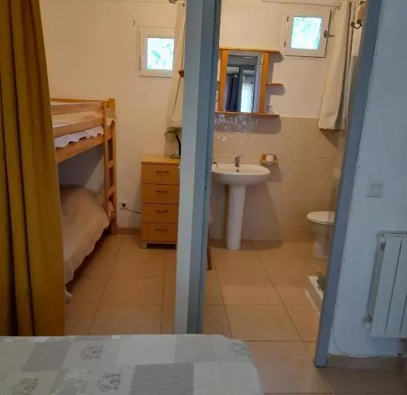 ベッドアンドブレックファースト Chambres D Hôtes Chez Cécile à Lagnes