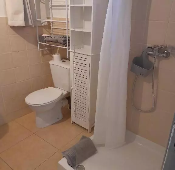 ベッドアンドブレックファースト Chambres D Hôtes Chez Cécile à Lagnes