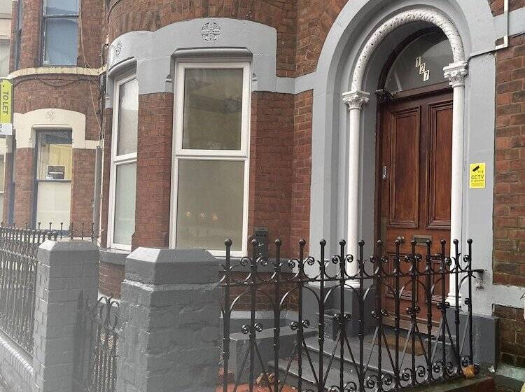 צימר OYO Queens Quarter