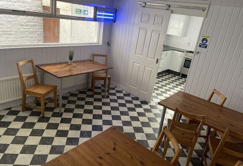 צימר OYO Queens Quarter