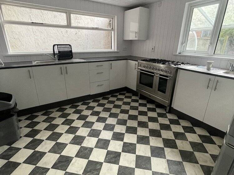 צימר OYO Queens Quarter