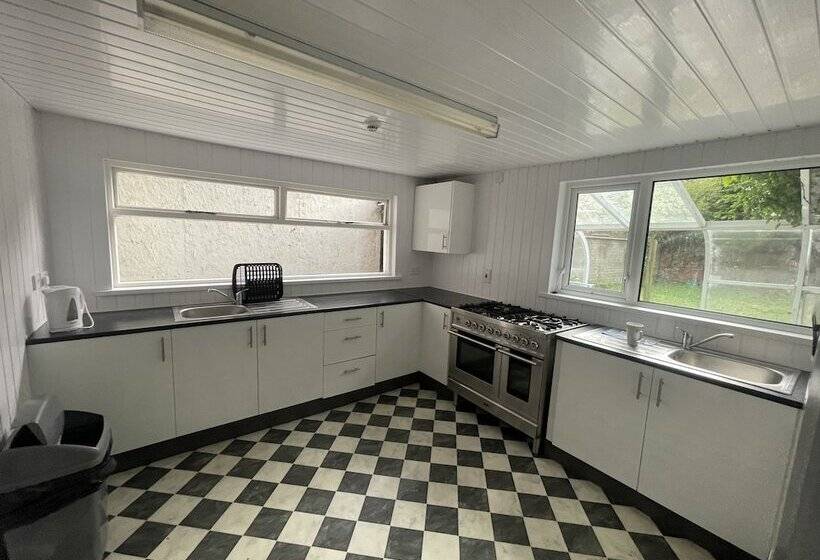 צימר OYO Queens Quarter