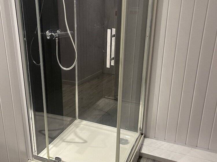 צימר OYO Queens Quarter