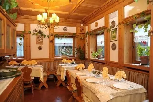 Hotelli Albergo Ombrettola