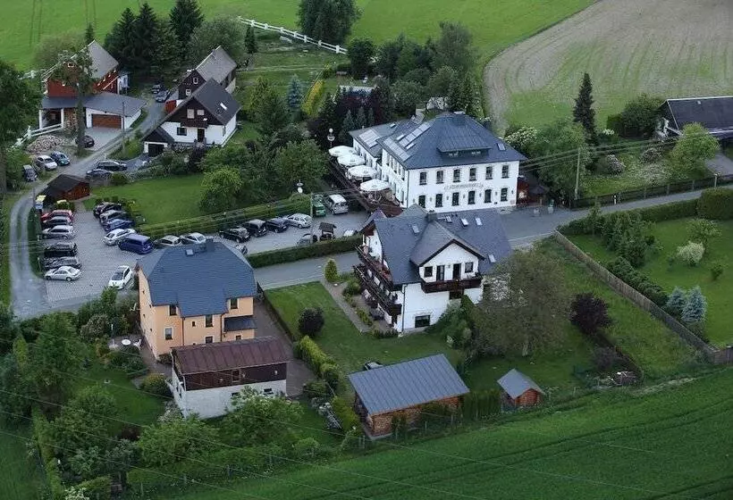 Hotelli Alpenhof