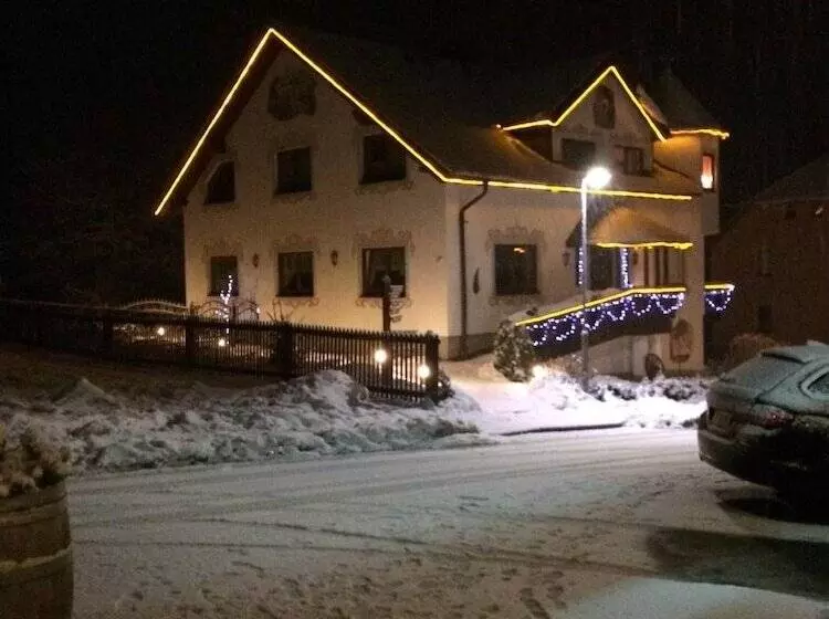 Hotelli Alpenhof