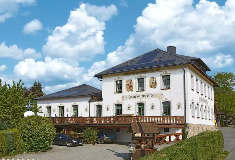 Hotelli Alpenhof