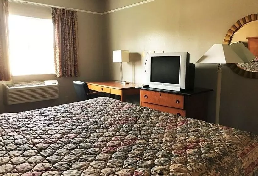 Hotelli Bella Vista Inn And Suites