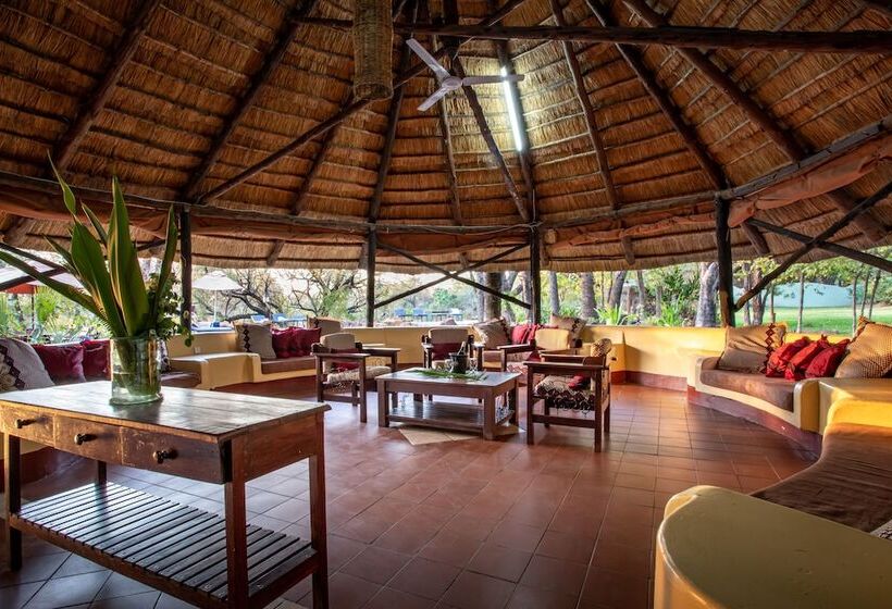 هتل Maramba River Lodge