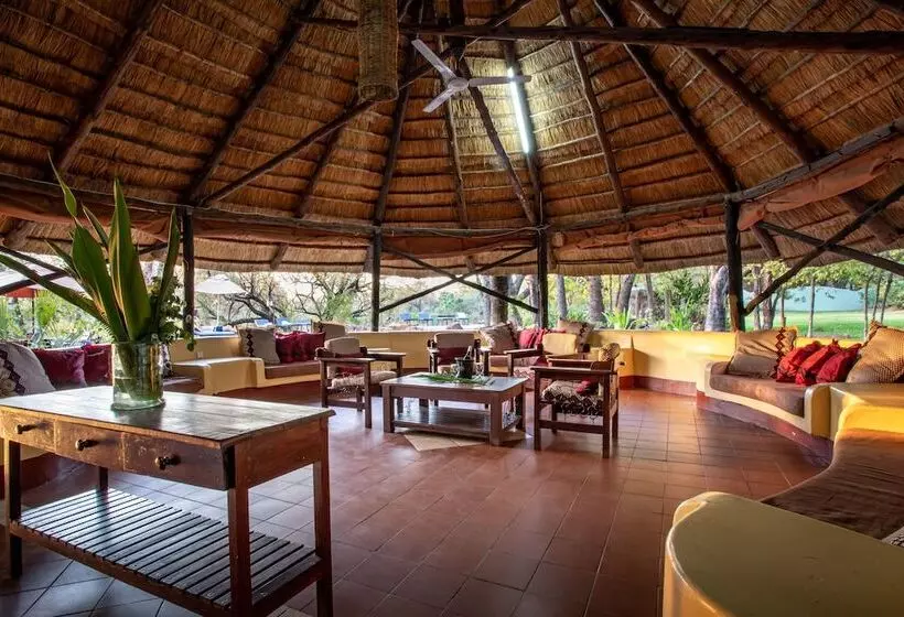 هتل Maramba River Lodge