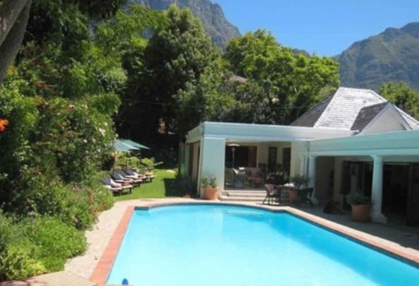 פנסיון Fernwood Manor Boutique Guest House