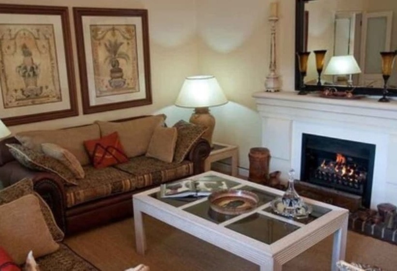 פנסיון Fernwood Manor Boutique Guest House