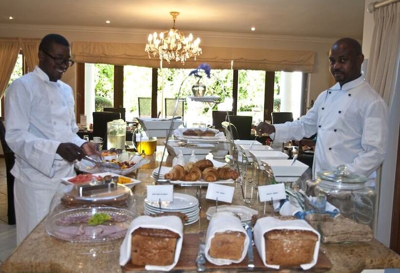 פנסיון Fernwood Manor Boutique Guest House