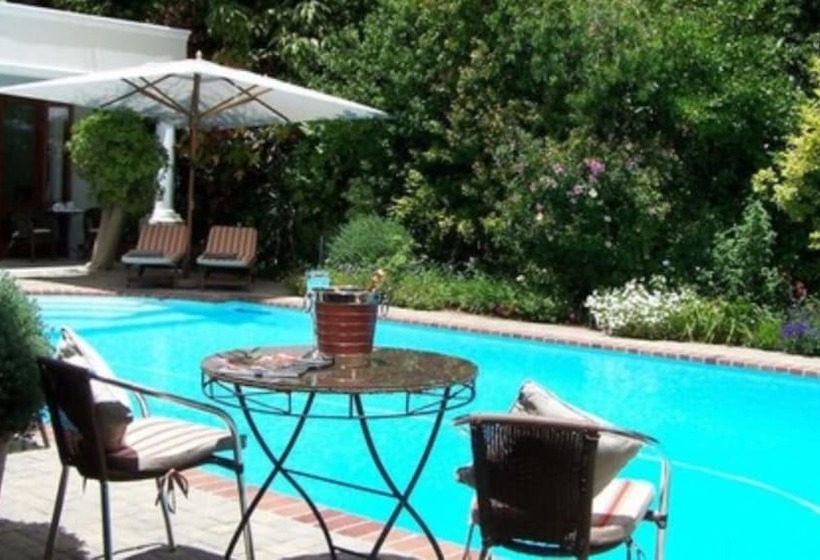 פנסיון Fernwood Manor Boutique Guest House