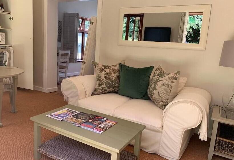 פנסיון Fernwood Manor Boutique Guest House