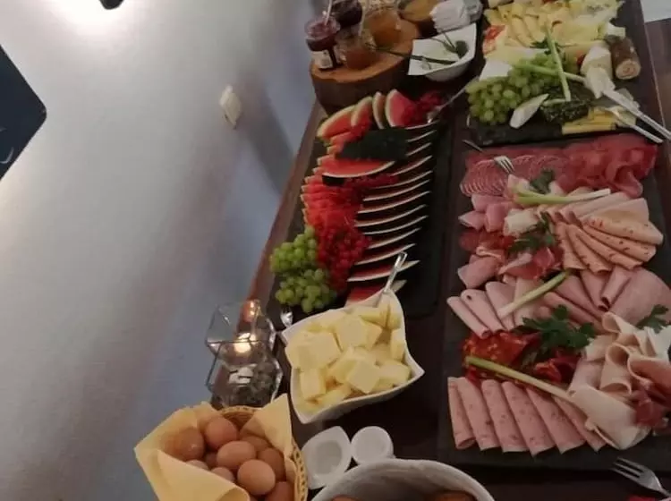 Basalt Hotel Restaurant Lounge