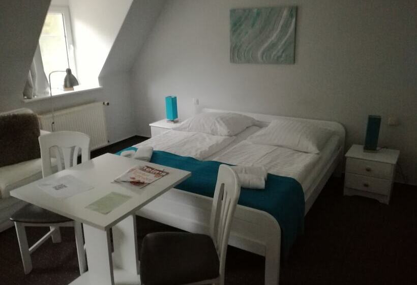 Basalt Hotel Restaurant Lounge