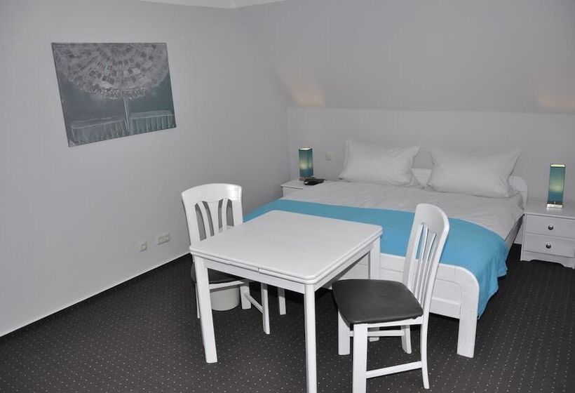 Basalt Hotel Restaurant Lounge