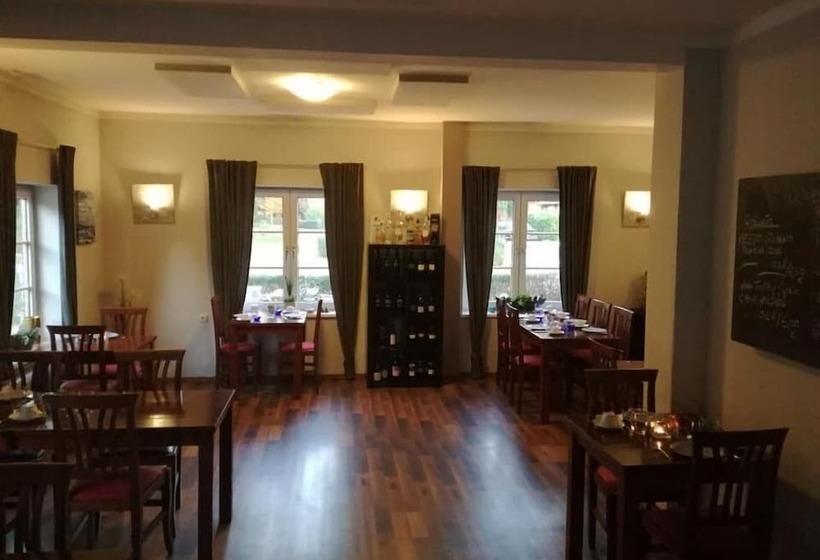 Basalt Hotel Restaurant Lounge