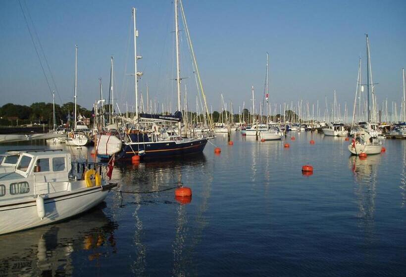 ベッドアンドブレックファースト Britannia House