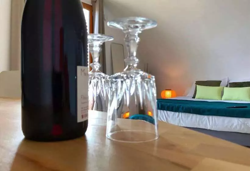 تختخواب و صبحانه Tilley Lounge Cocoon