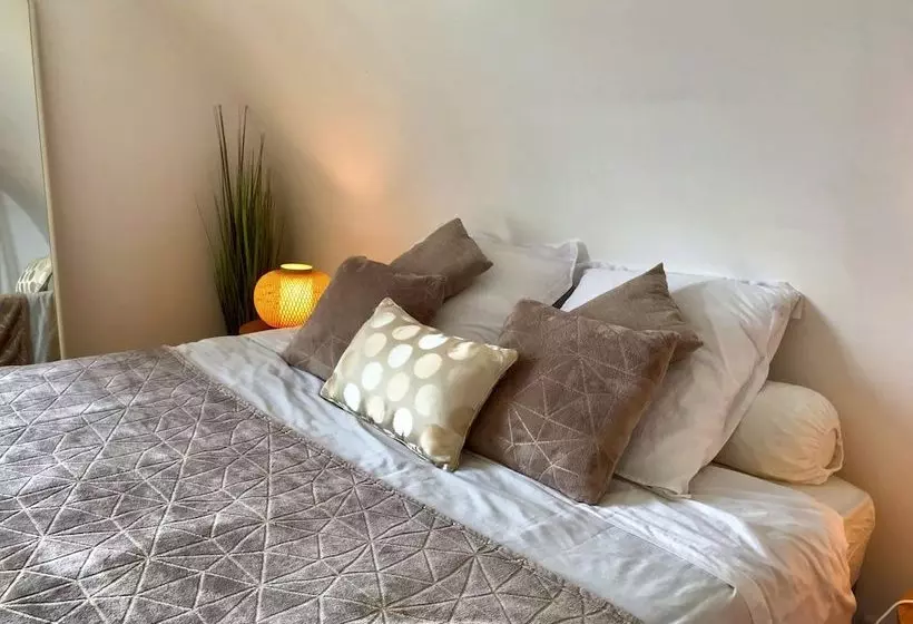 تختخواب و صبحانه Tilley Lounge Cocoon