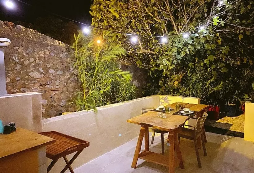 تختخواب و صبحانه Tilley Lounge Cocoon