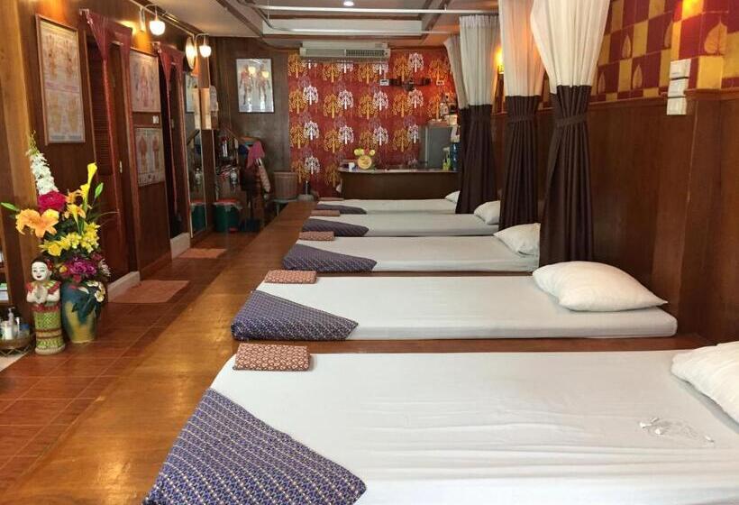 Chaokoh Phi Phi Hostel