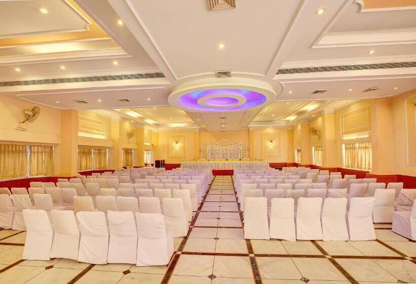 בית מלון כפרי Ajanta Continental