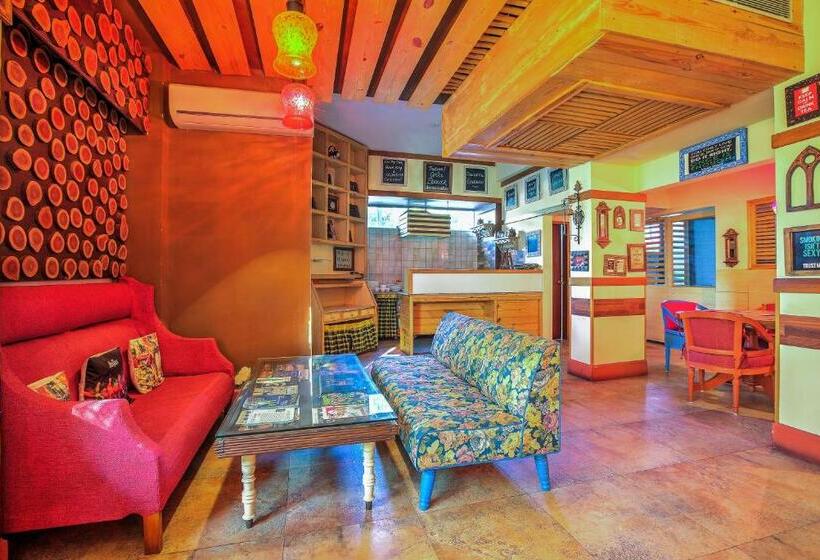 בית מלון כפרי Ajanta Continental