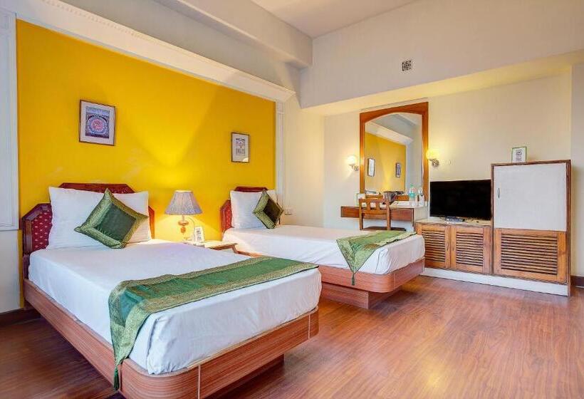 בית מלון כפרי Ajanta Continental