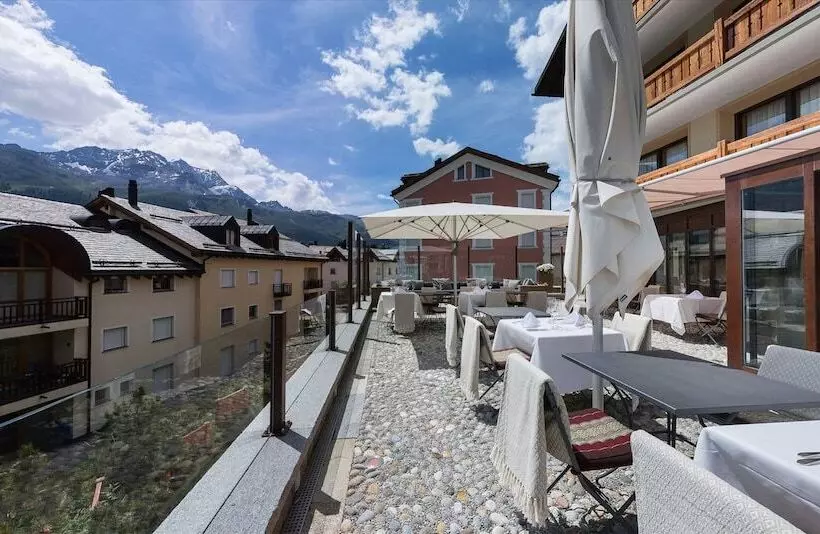 Hotelli Arsa Lodge Silvaplana