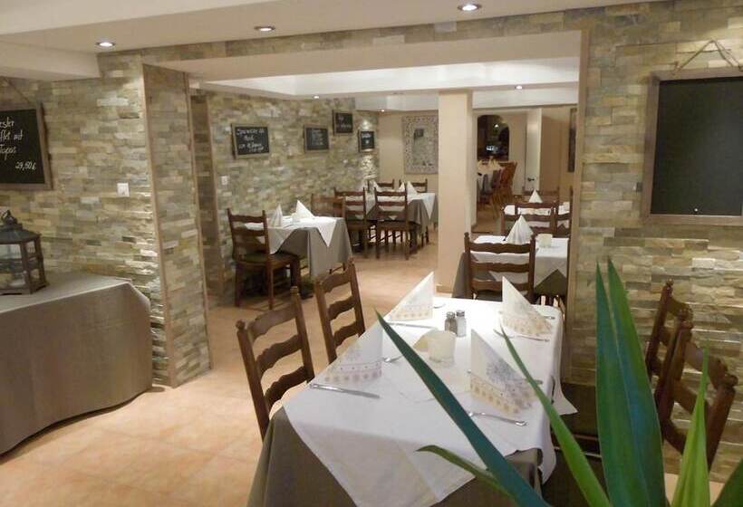 Отель Donnici Im Schwyzerhusli